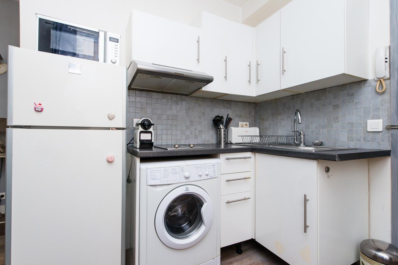 Modern Montorgueil Studio Apartment Paris