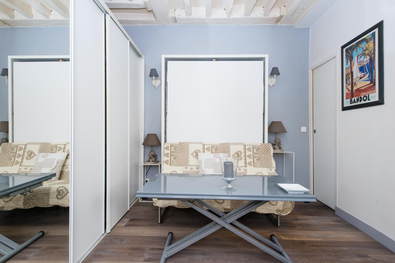 Modern Montorgueil Studio *