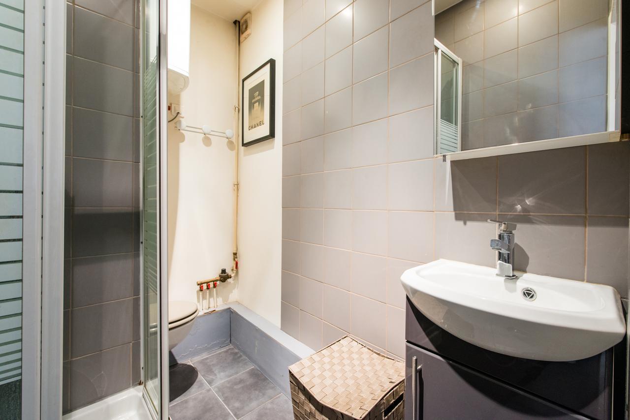 Modern Montorgueil Studio Apartment *